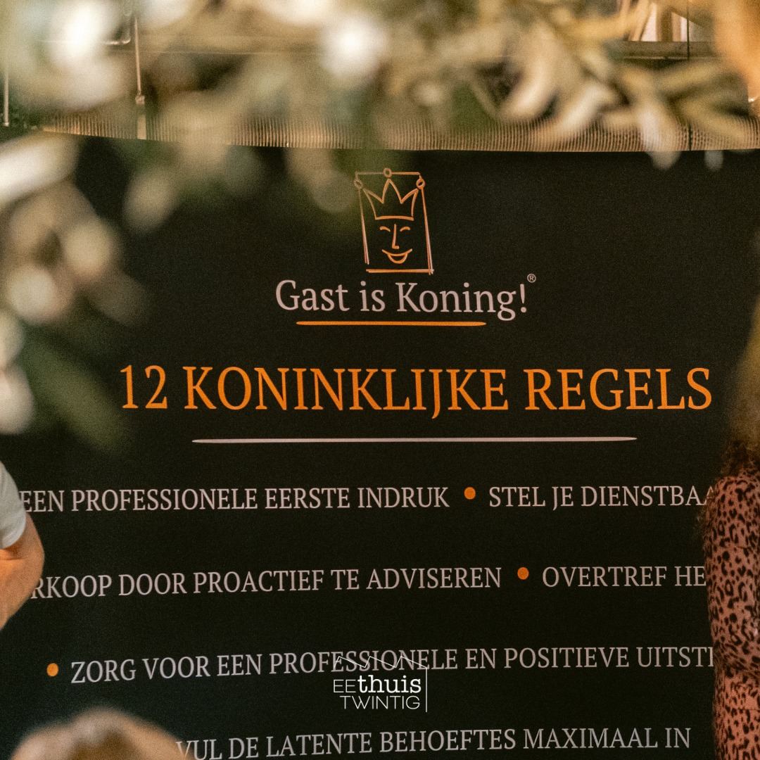 Poster met de 12 Koninklijke Regels van Gast is Koning